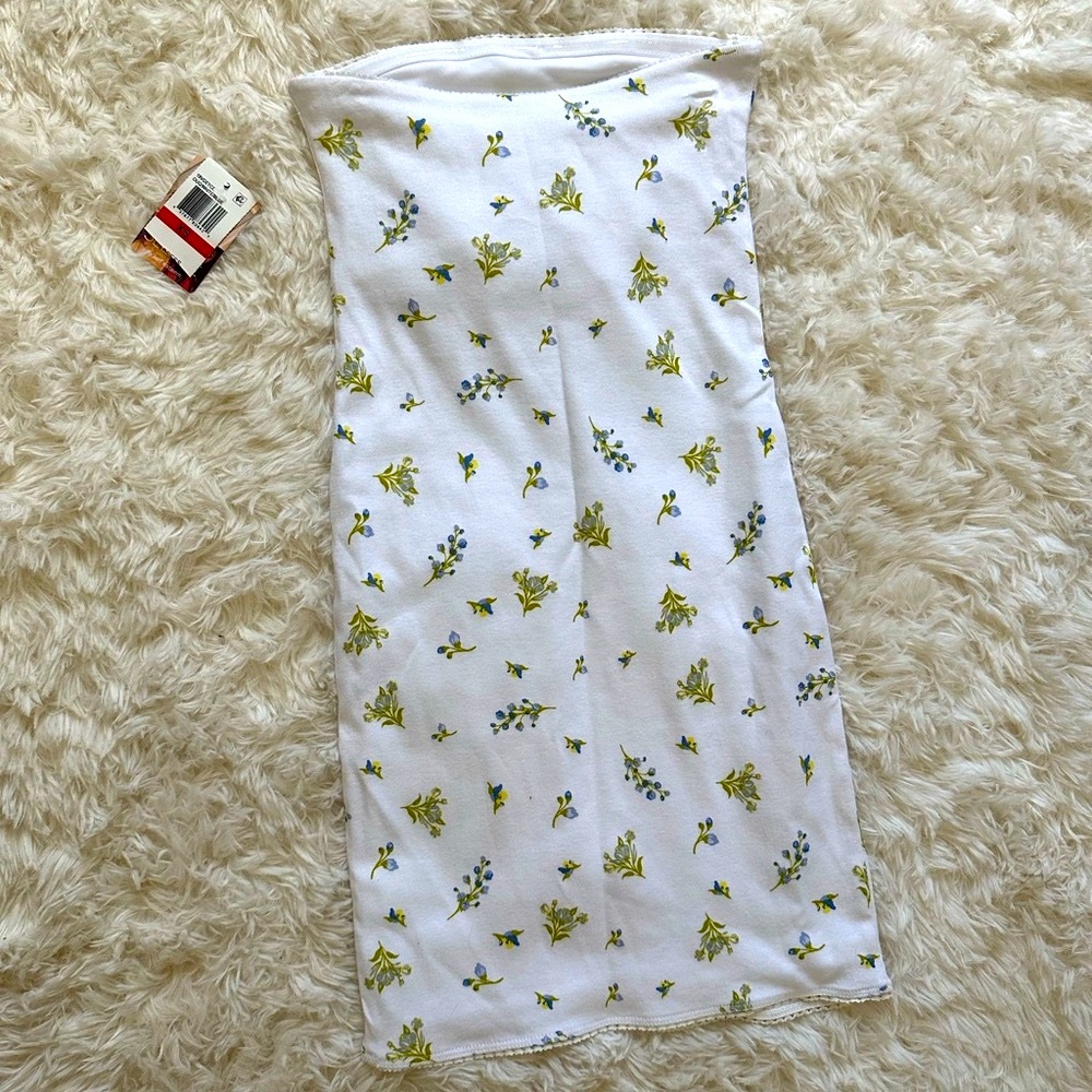 Floral Print White Dress - Picture 2 of 3